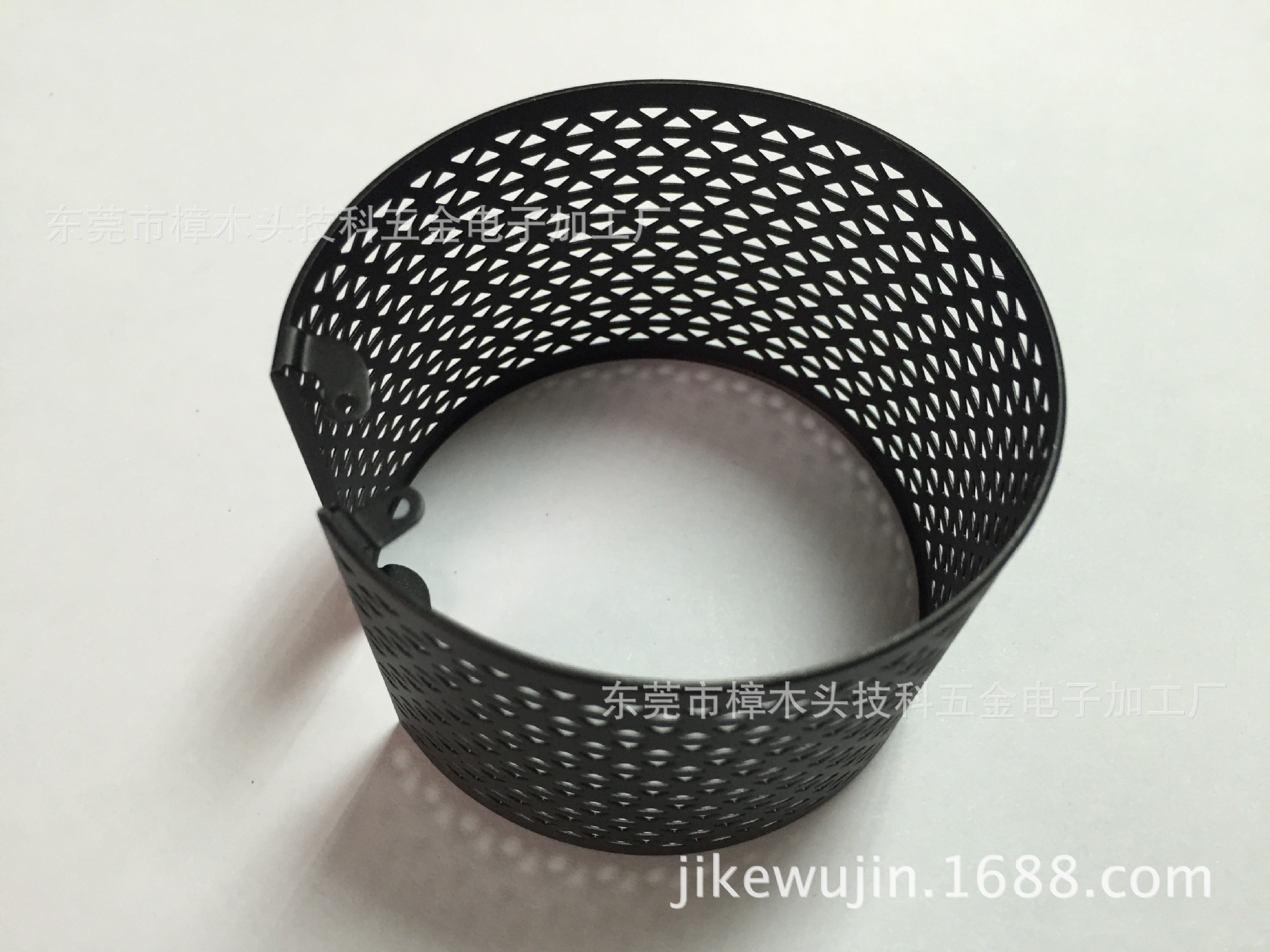 铝喇叭网罩、音箱铁网、五金网、不锈钢网、吹风机网等网板网孔