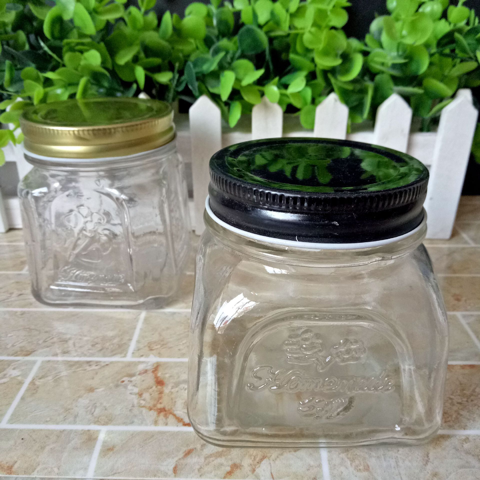 厂家现货供应晶白料玻璃喜蜜瓶   婚庆专用35ml蜂蜜瓶 马口铁盖