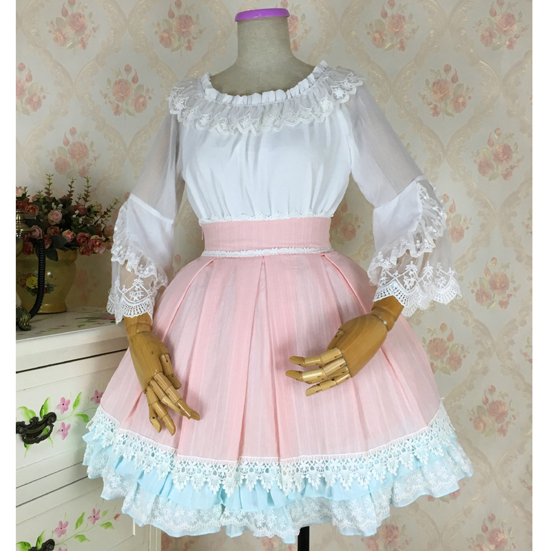 lolita洋装高腰半身裙，百褶蕾丝设计，引领复古潮流