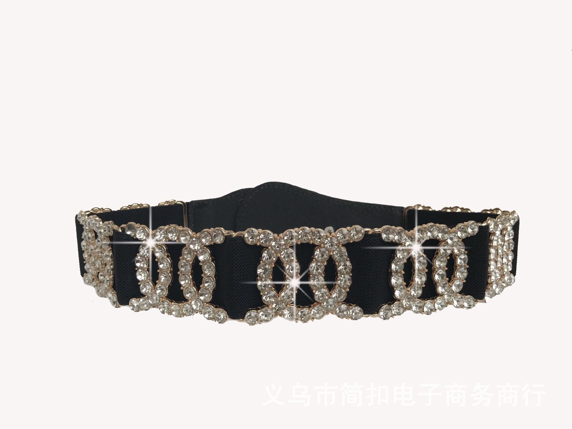 문자 C (검정)