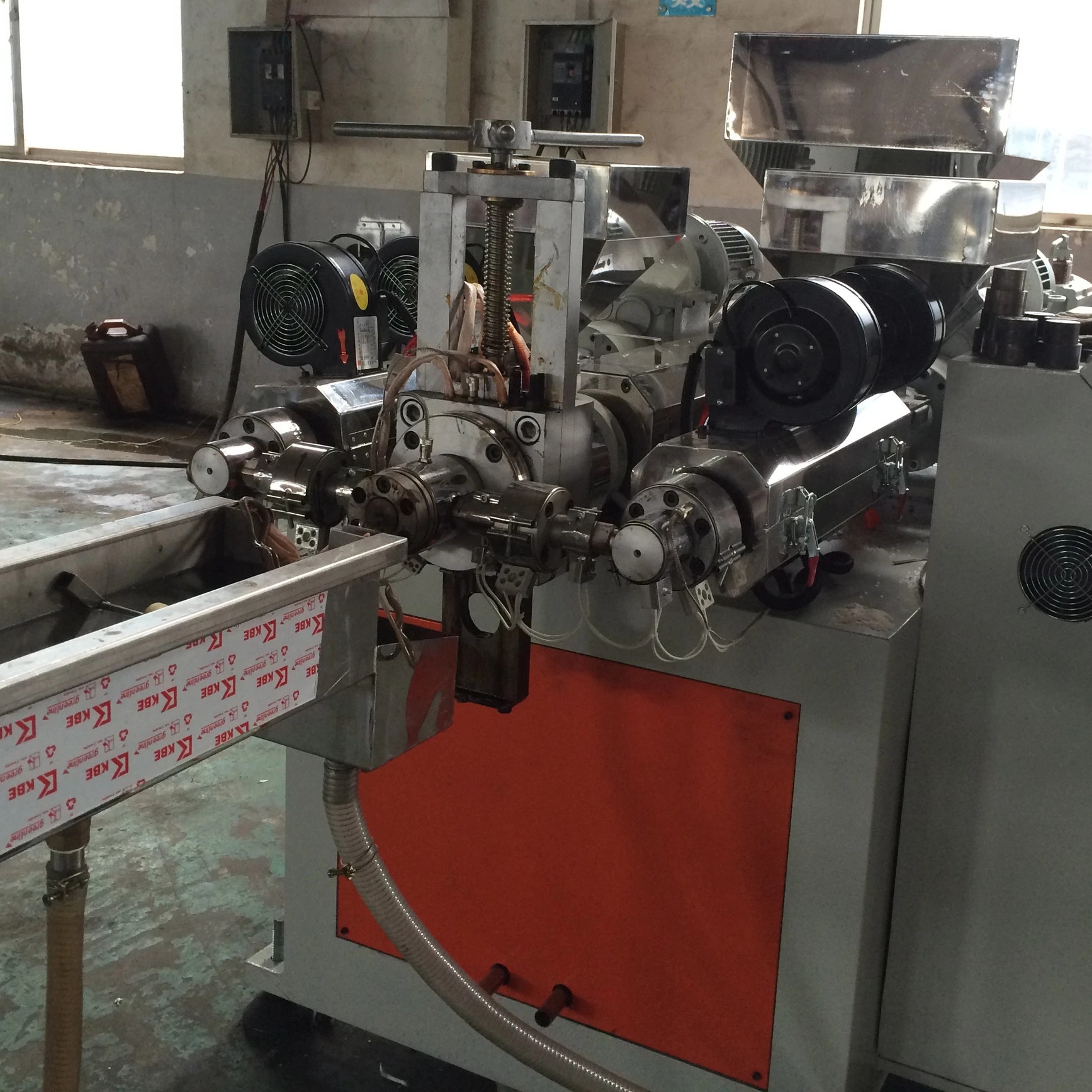 塑料仿藤机价格 塑料仿藤机生产厂家