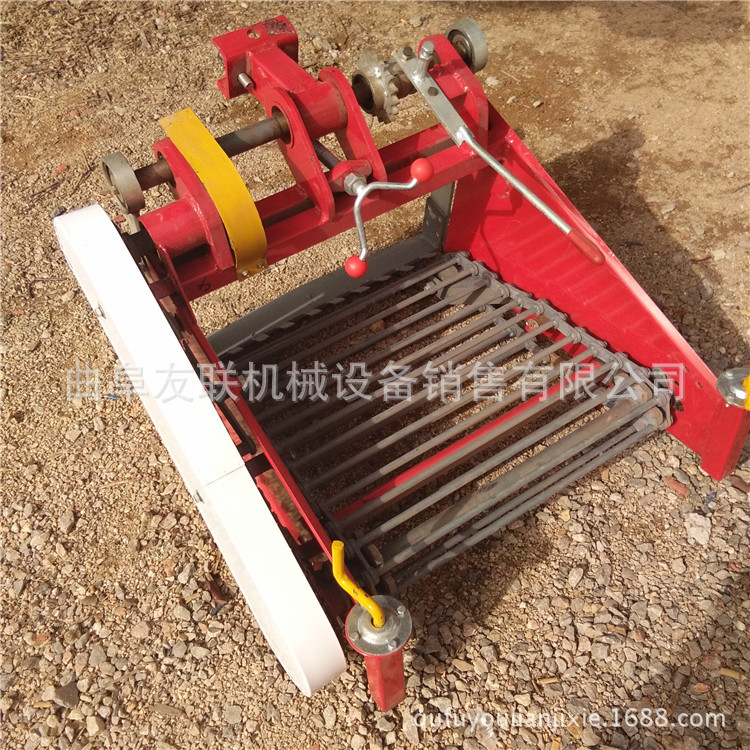 垄地蛋红薯收获机  四轮车后置红薯收获机 地瓜土豆挖掘机62