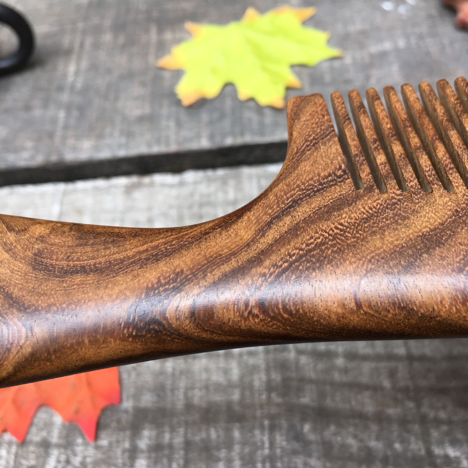 大号黑金檀木梳咖啡檀带手柄整木檀木梳子厂家直供直发梳实用礼物