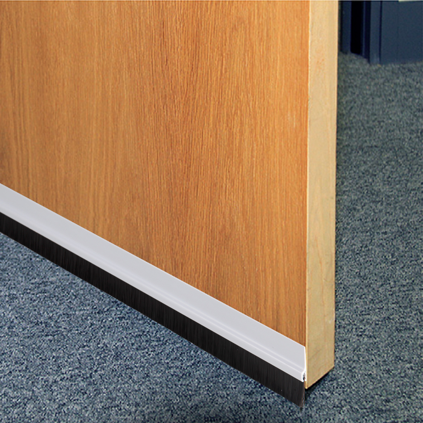 供应铝合金门封，塑料门封，铝合金密封条，门底密封条