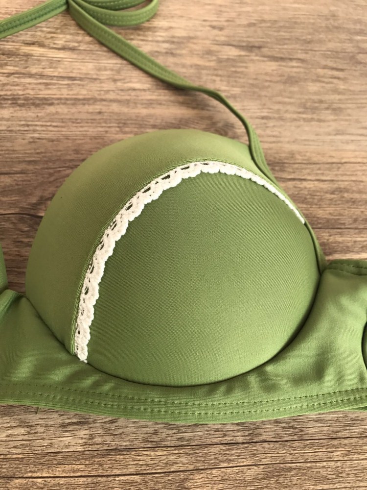 李氏制衣2018新款绿色硬包分体蕾丝边比基尼 钢托聚拢巴西字裤泳