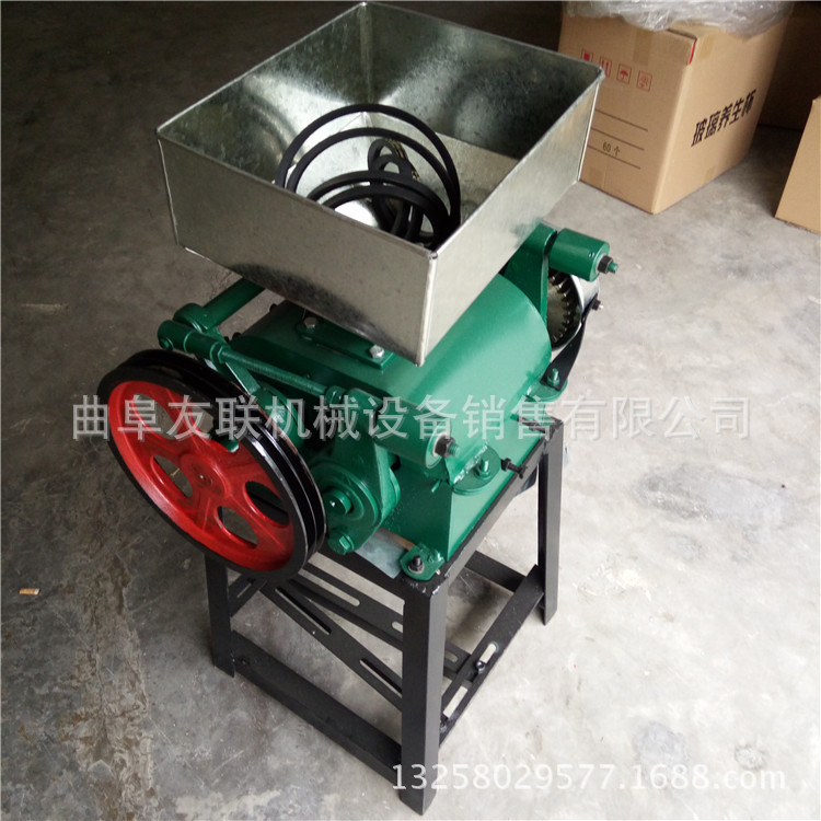 挤扁压片机 直销高效花生破碎机 花生米专用压碎机