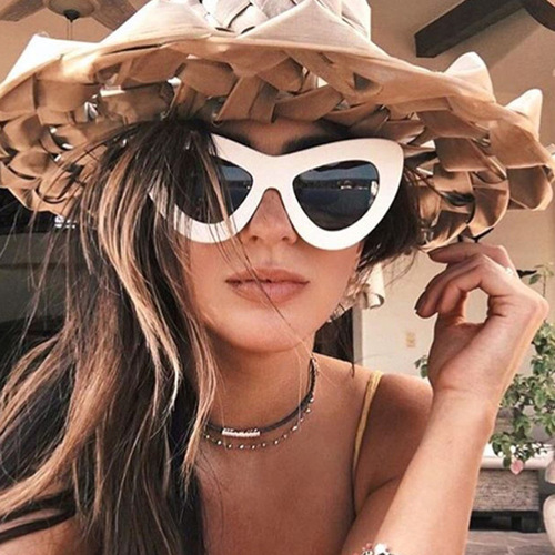 2018 New Retro Cat-Eye Sunglasses European and American Fashion Butterfly Frame Dark Sunglasses Trendy and Versatile