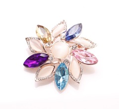 Tmall Bestselling Brooch Pin Fashion Floral Ladies Alloy Diamond Brooch Manufacturer