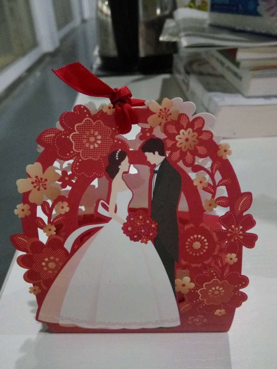 贺卡激光雕刻 月饼盒镂空设备 纸品激光雕刻切割机厂家