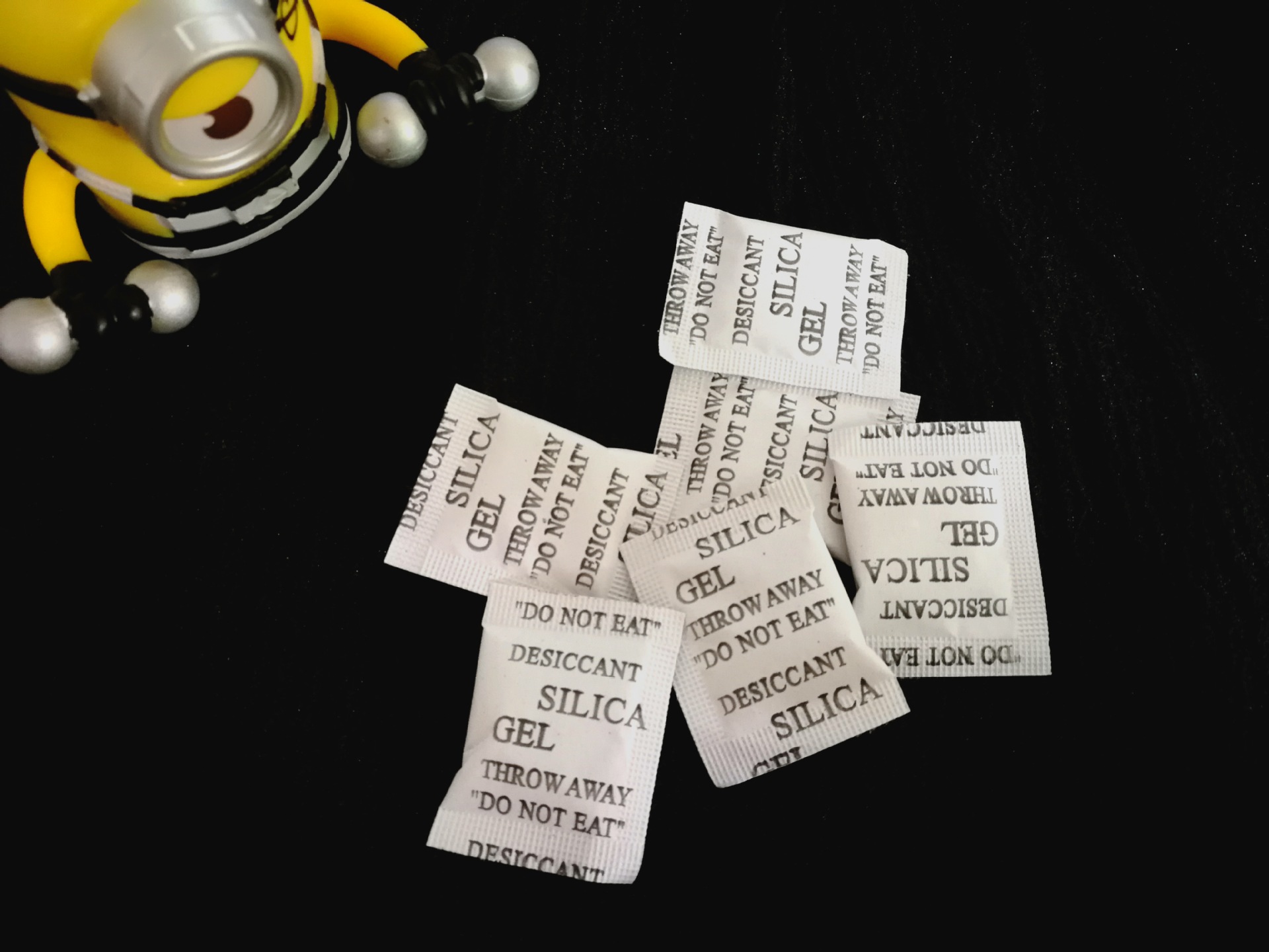 厂家大量生产矿物干燥剂 1克小包装防潮干燥剂白色矿物干燥剂