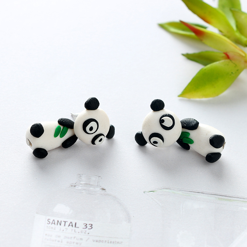 Cute Cartoon Animal Three-dimensional Soft Ceramic Earrings Cute Panda Earrings Bears Eating Bamboo Leaves Split Earrings Wholesale Nihaojewelry display picture 5