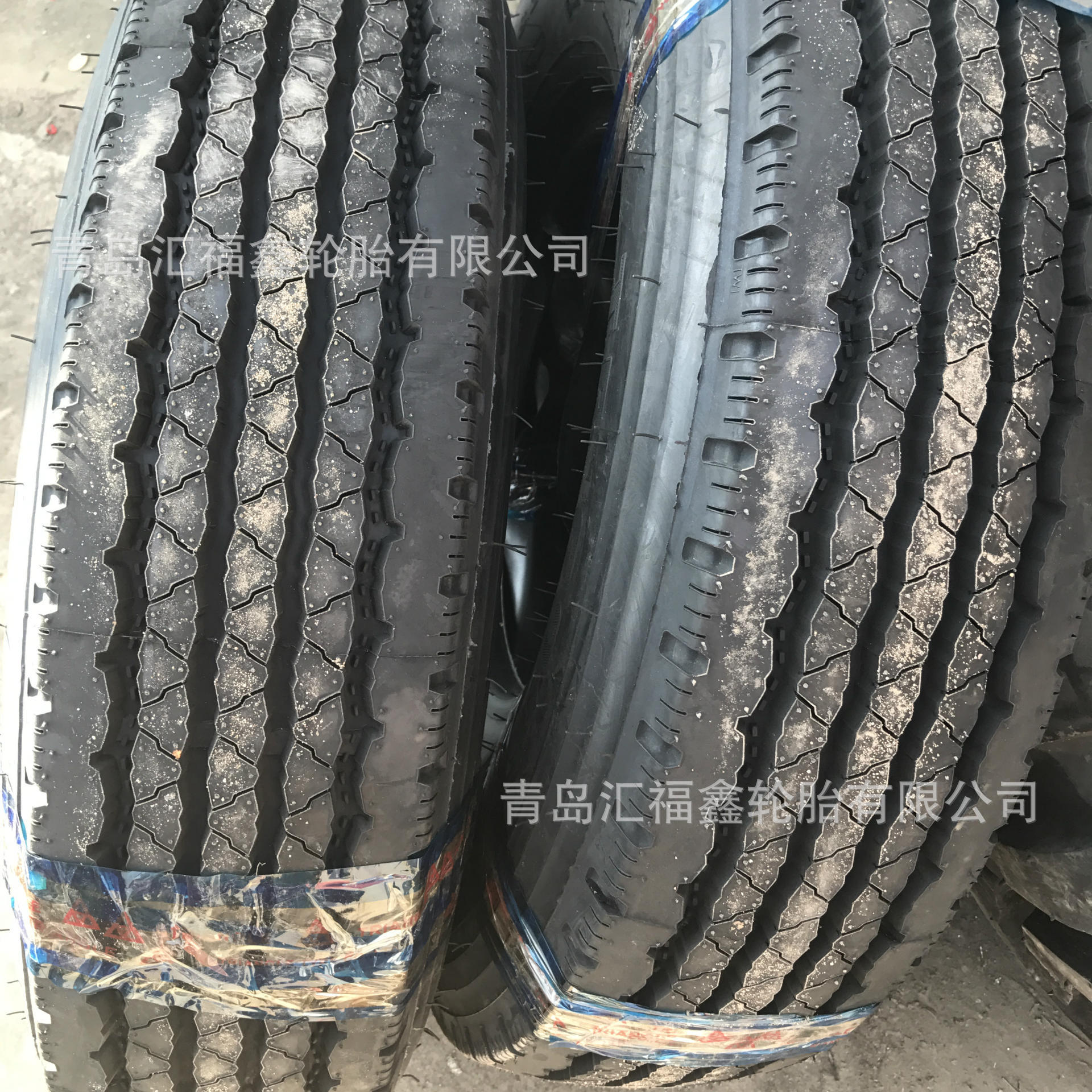 现货销售低平板拖车轮胎825R15 钢丝工程胎8.25R15 TR693花纹