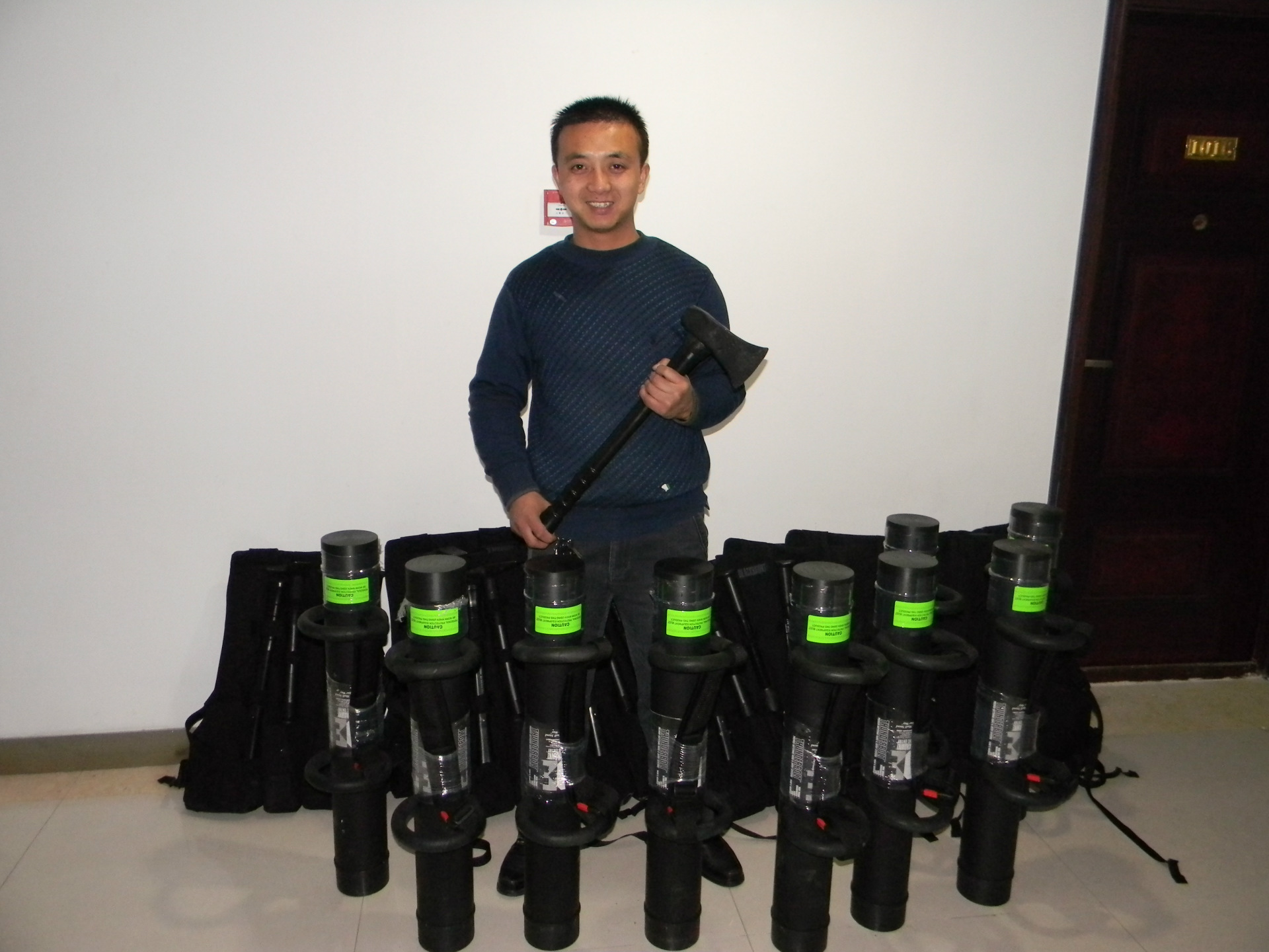 美国黑鹰破门工具美国原装黑鹰救援工具组美国黑鹰破门器破门工具