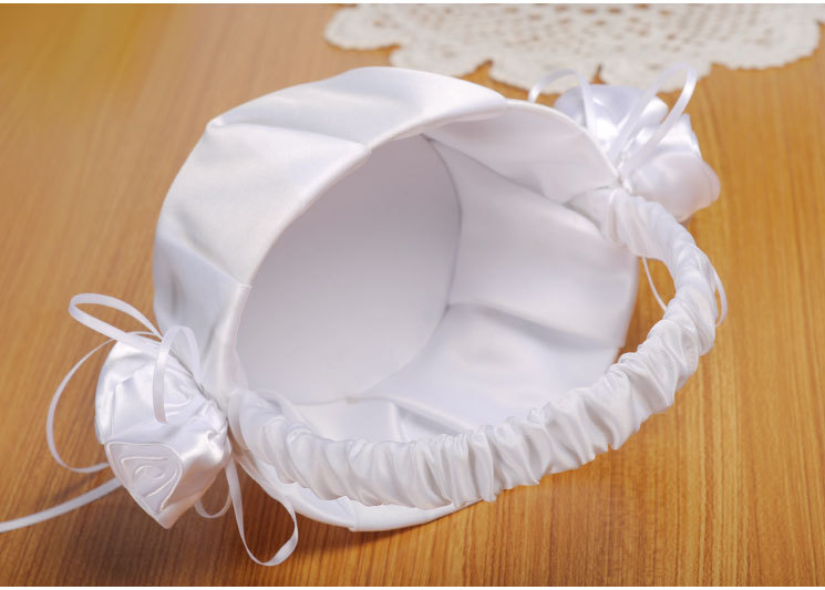 Factory direct supply of Western-style wedding flower buds, fabric flower girls, flower baskets, creative and simple bride flower baskets, wedding shooting props detail image 10