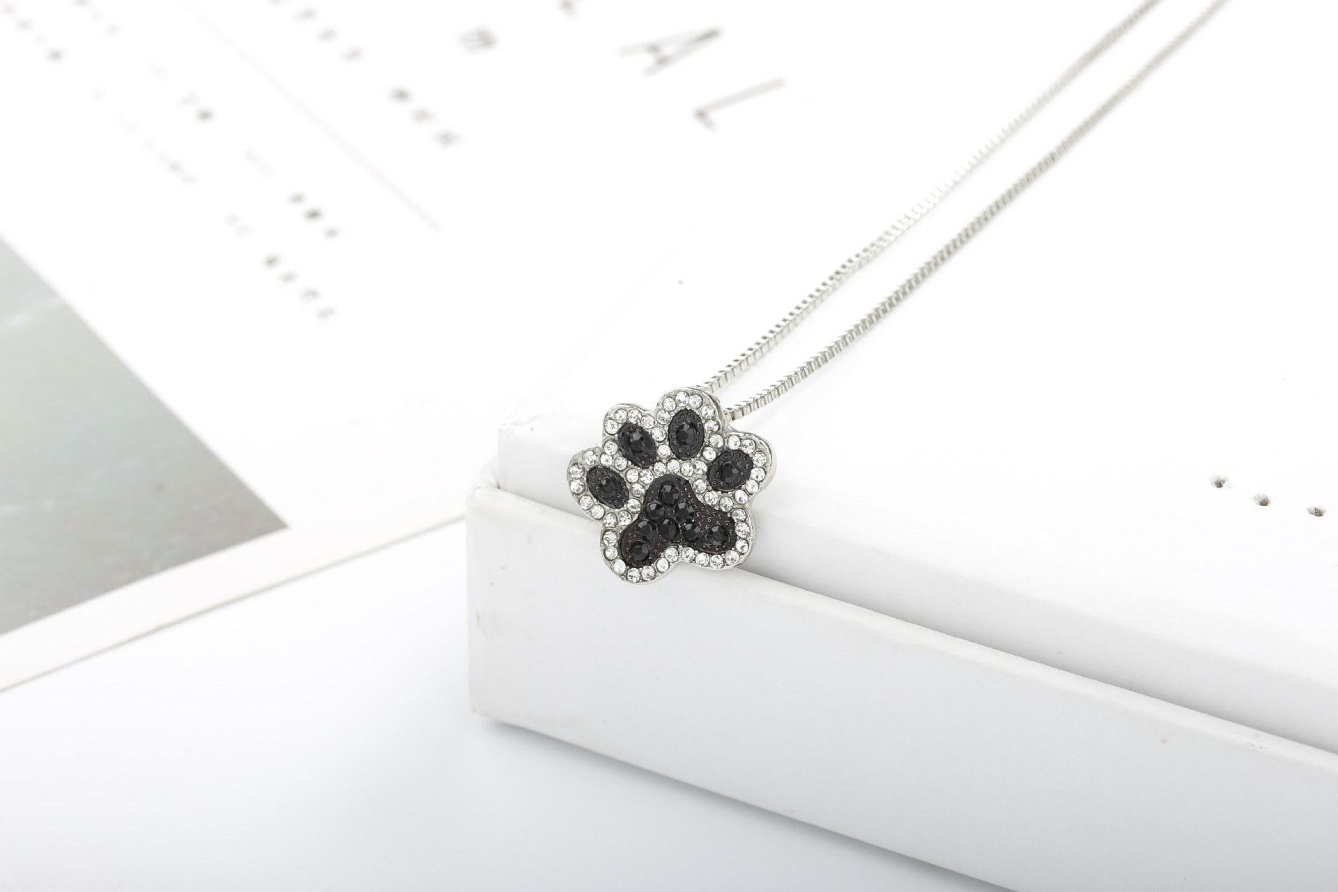 Vente Chaude En Europe Et En Amérique Du Diamant Chat Patte De Chien Pendentif Collier La Impression De Patte De Chat Collier Pied Collier Clavicule Chaîne Exclusive Pour Croix-frontière display picture 7