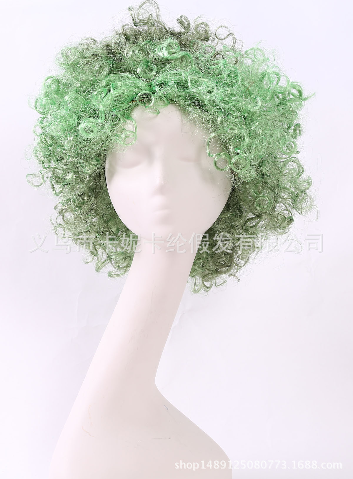 Los nuevos fanáticos de la hierba verde envían cabello rizado de moda europeo y americano