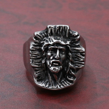 Bague avec croix de Jésus