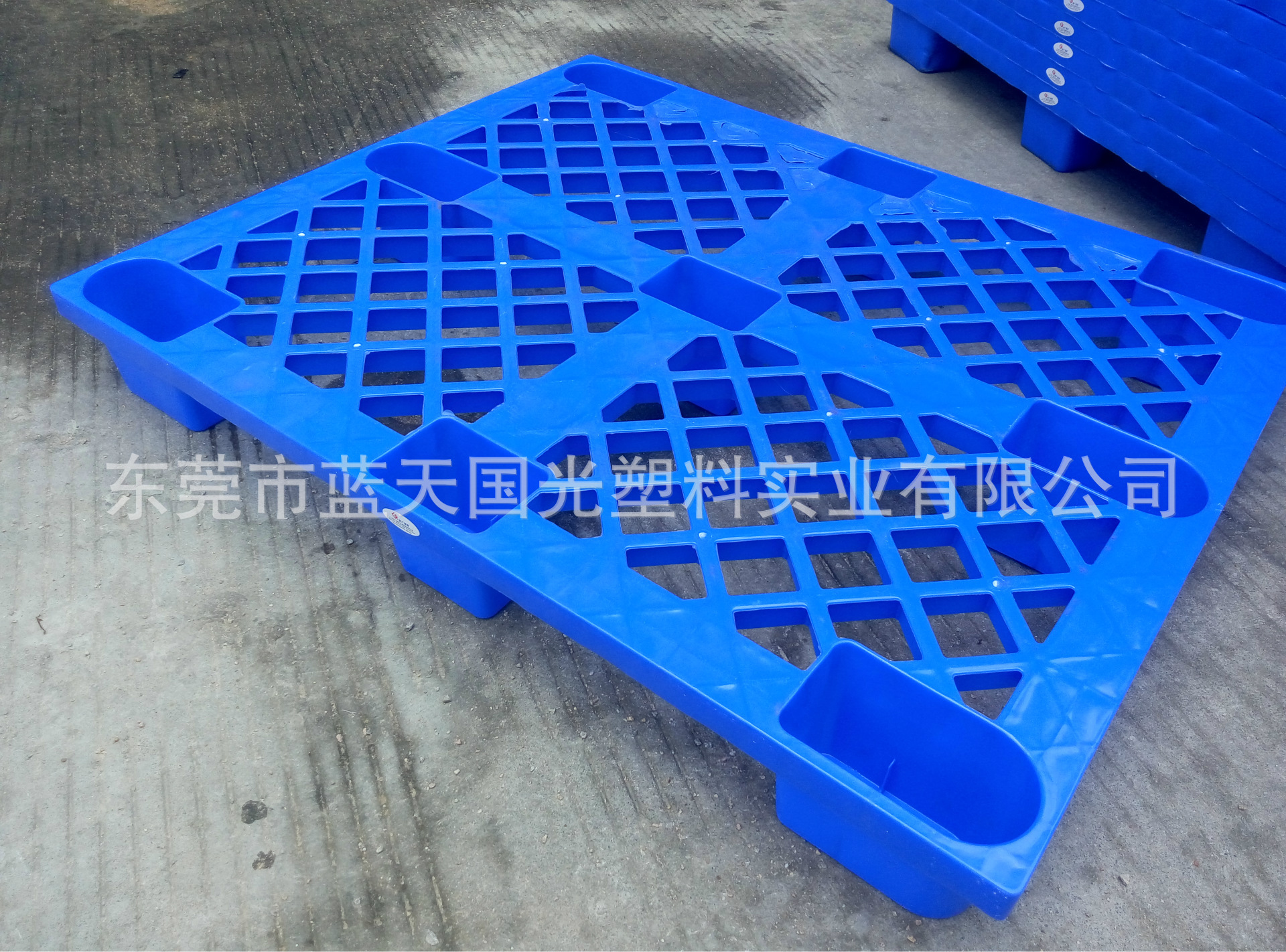 厂家供应江西塑料地台板单面九脚塑胶卡板 网格塑料托盘 栈板