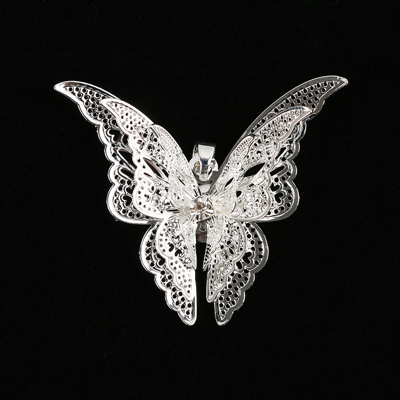 Pointed labret stud close-up product detail