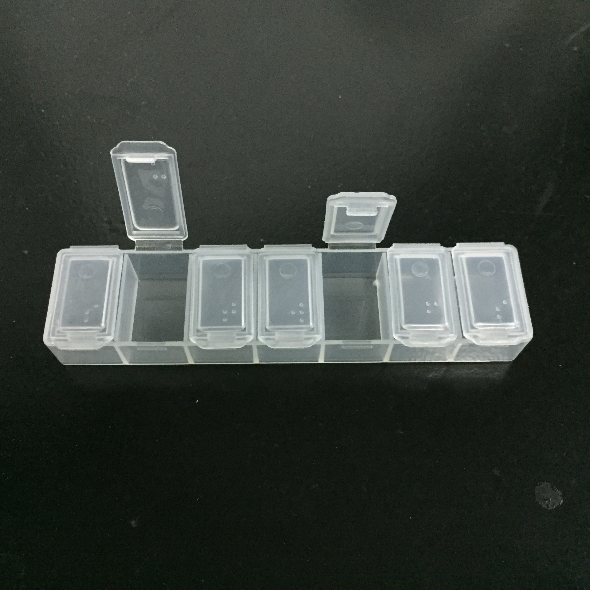 迷你便携塑料盒环保外贸原单七格小药盒七天小一周星期收纳盒