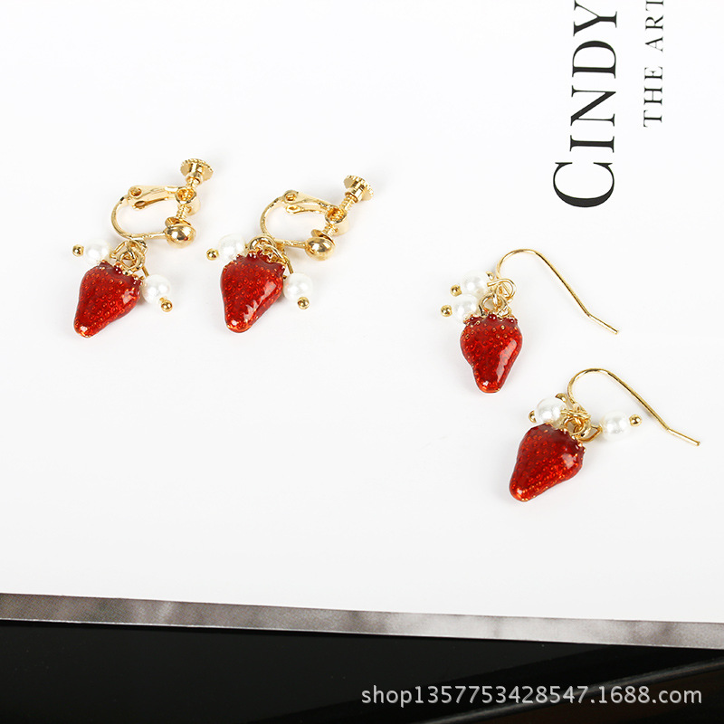 Nouvelle Mode Vente Chaude Doux Mignon Mode Fraise Doux Longues Boucles D&#39;oreilles Nihaojewelry Gros display picture 6