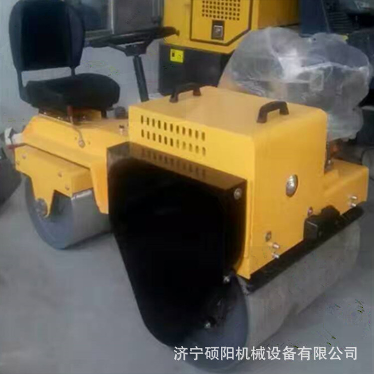 厂家直销小型座驾压路机 双钢轮柴油压路机 振动压实机生产厂家
