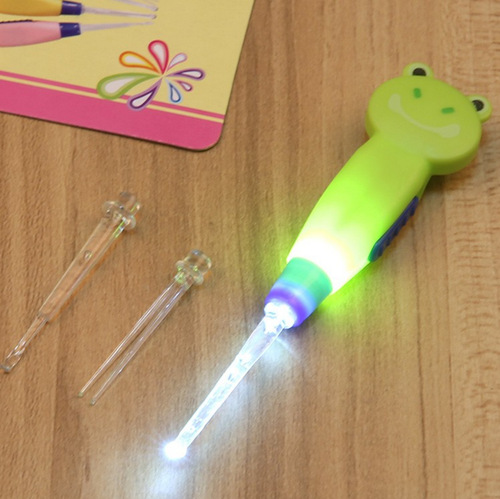 LED cartoon animal visual ear picking spoon children's electronic luminous ear picking ear picking ear picking tool wholesale