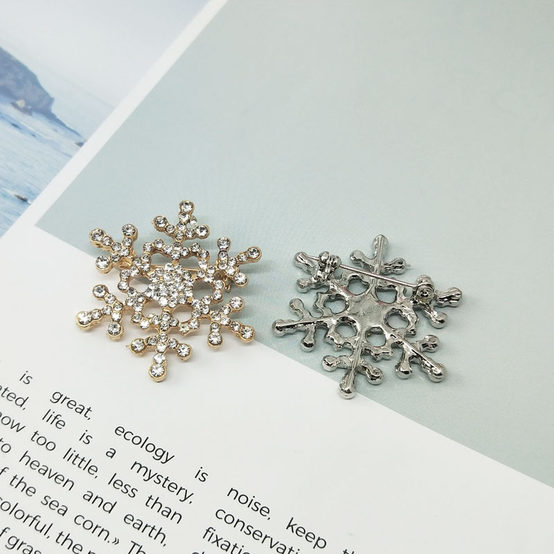 Christmas Snowflake Brooch Detail 4