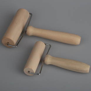 The manufacturer produces wooden size T-type push noodles daily rolling pin flour Rod Rolling Mill