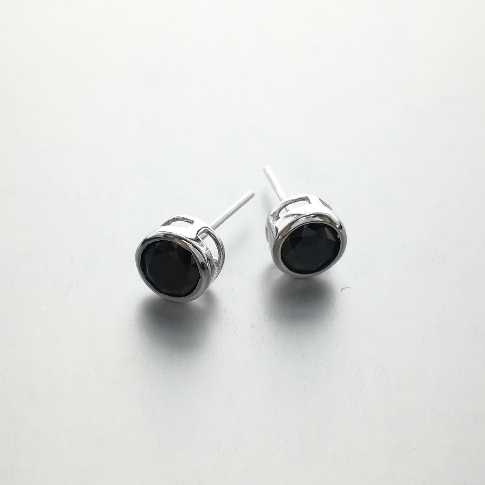 2g Weight 925 Sterling Silver Ear Needle Material Ear Studs Classification 1 Pair Quantity Casual, Daily Occasion 925 Sterling Silver Material Geometric Pattern Unisex Gender Simple Style, Classic Style Style 1 Pair Simple Style Classic Style Geometric 925 Sterling Silver Ear Studs 5