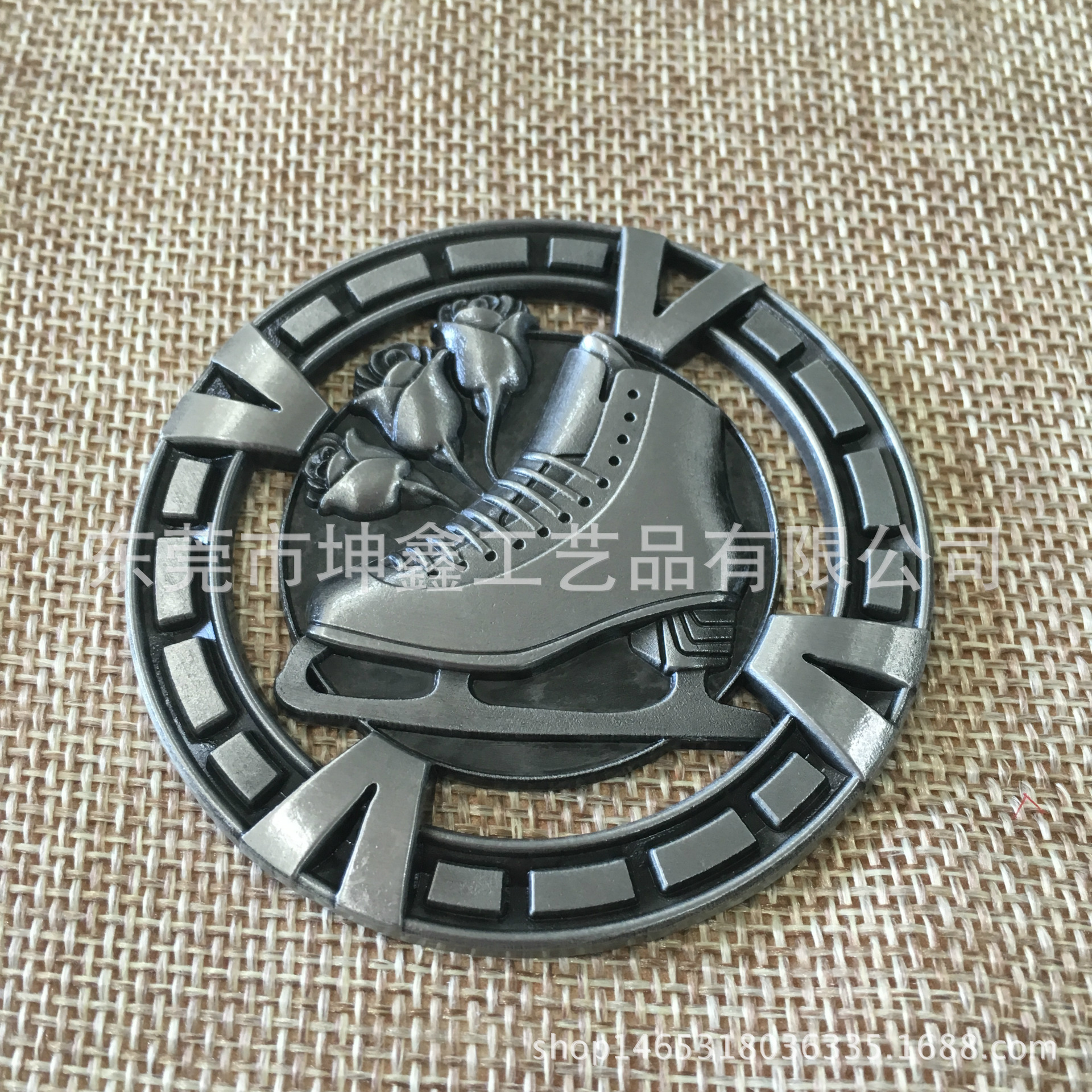 箱包logo金属标牌 箱包五金标牌制作 金属箱包铭牌东莞厂
