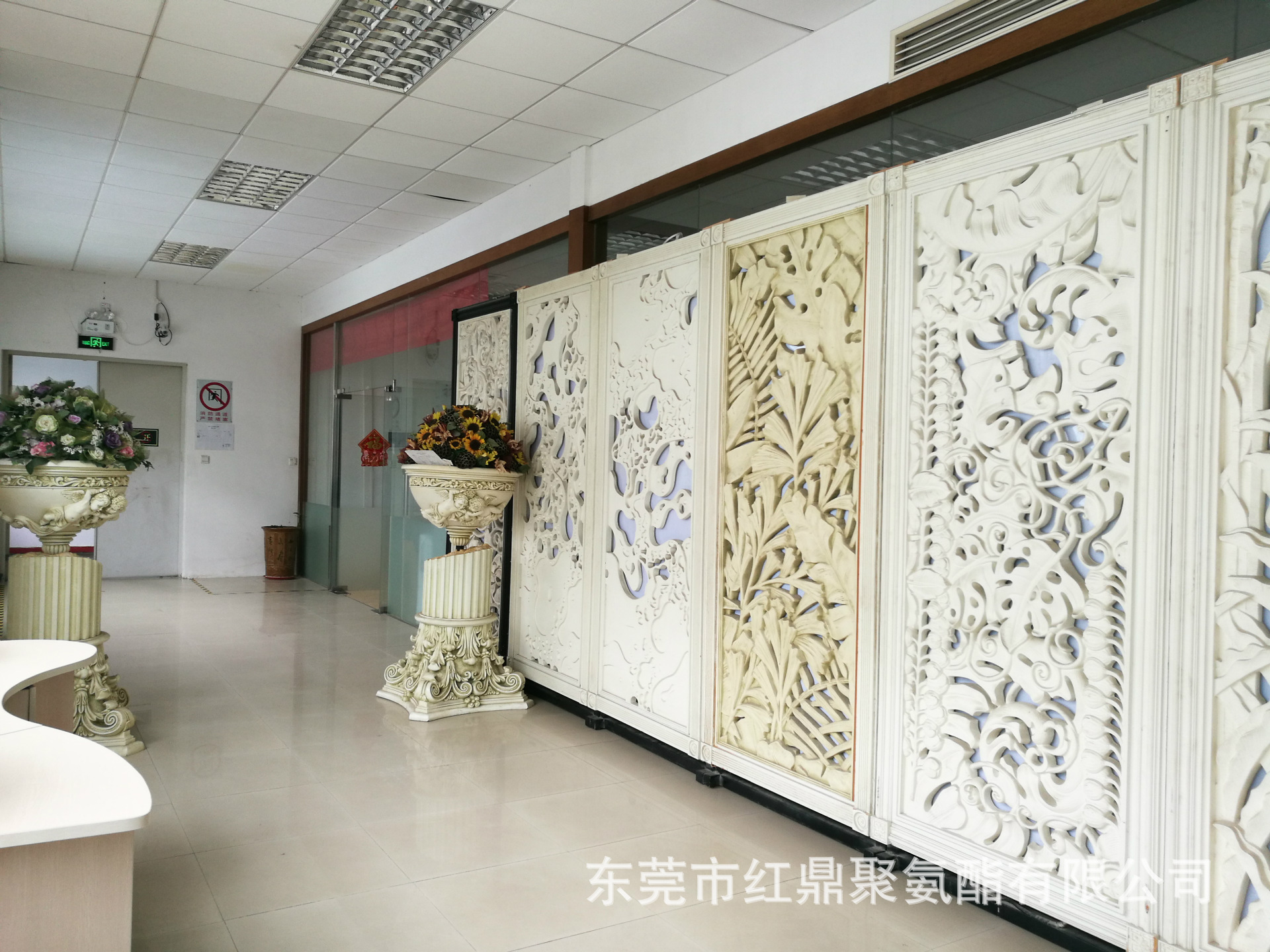 100东莞厂家聚氨酯仿木装饰建材AB组合料发泡PU黑白料