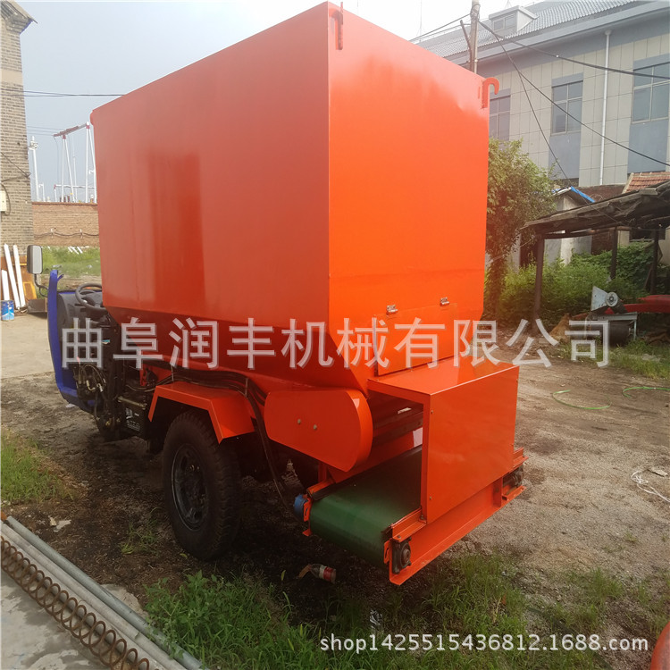 老人也能用撒料车 江口县电动车配套喂料机