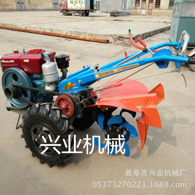 柴油12马力手扶犁地翻土打田机怎么操作