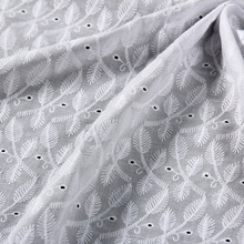 大机绣镂空刺绣面料 白色全棉绣花布 春夏连衣裙服装面料