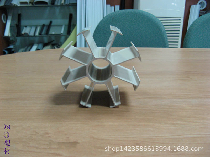 专业生产厂家生产各种形状不同颜色PVC塑料挤出型材-型材18