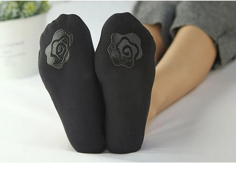 Einzel Verpackung Sommer Eis Seide Rutsch Feste Damen Unsichtbare Boots Socken Japanische Flache Mund Lässige Reine Baumwolle Damen Kurze Socken Großhandel display picture 4