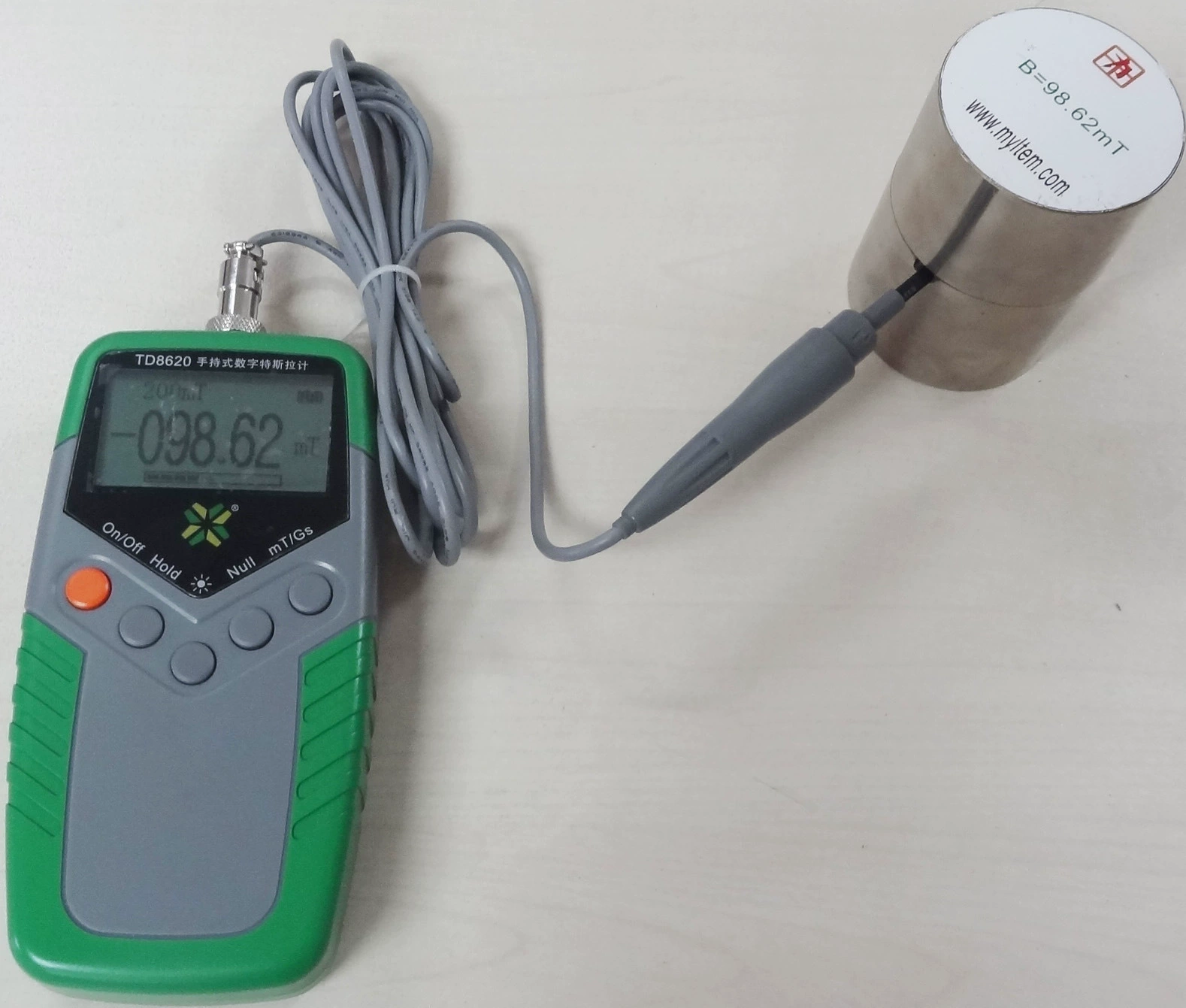 Tianheng TD-8620 Измеритель Тесла с магнитным подсчетом Гаусс-метр Поверхностное магнитное поле Магнитный тестер Уровень 1, точность