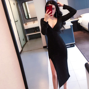 V-neck slimming high slit long sleeved bottomed dress