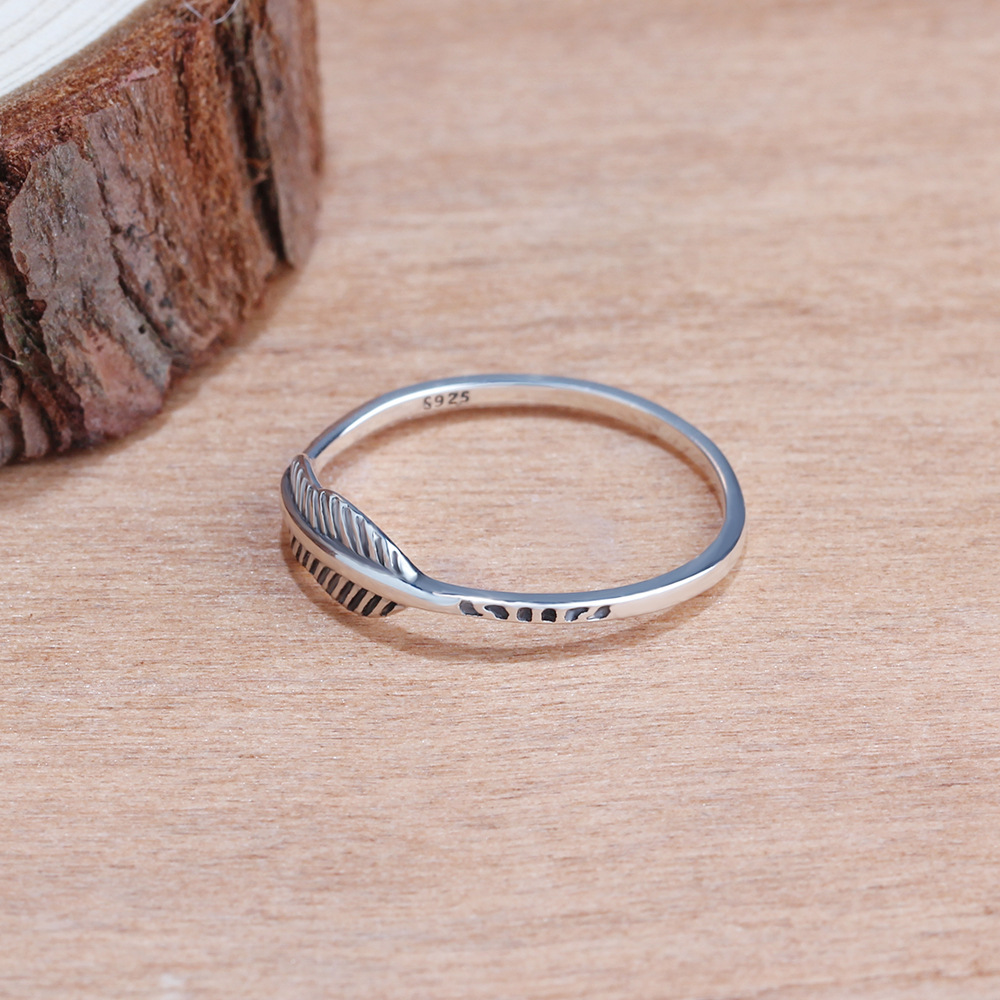 Silver Leaf Ring