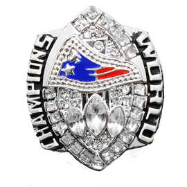 NFL2004新英格兰爱国者总冠军戒指配饰合金镶钻球迷纪念镶钻设计
