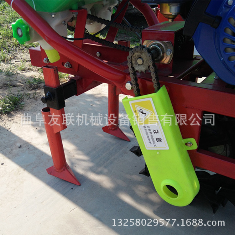 双垄双行玉米施肥播种机 农用手推式汽油耕耘播种施肥机