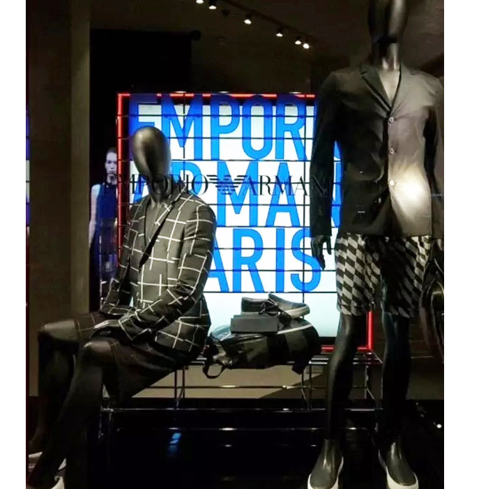 ����չʾ��Ƴ�����Ʒ��װ��Ʒ�Ӿ��������� ���ճ��������ڼ�