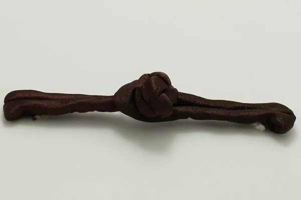 Кофейный, длина при застёгивании ≈9 см