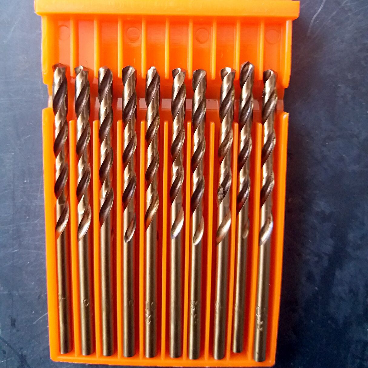 2D94FC6D8416242A7703D1E63B7E98