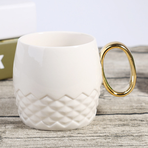 Gold-plated handle coffee cup water cup ceramic mug creative couple black and white mug printed logo gift cup