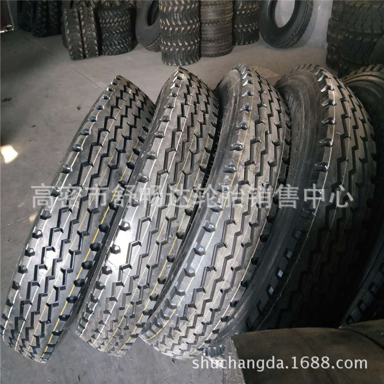 供应12.00R24吊车轮胎 工程轮胎 老三线花纹 卡车轮胎