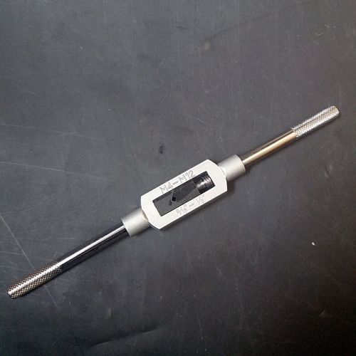 Tap rack, tapping wrench, ratchet wrench, tapping wrench, die tool, reinforced tap wrench