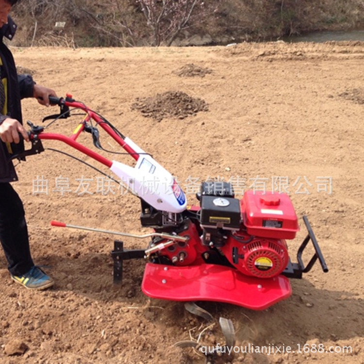 手推葡萄园旋耕松土机 多功能田园管理机 果园大棚除草微耕机02