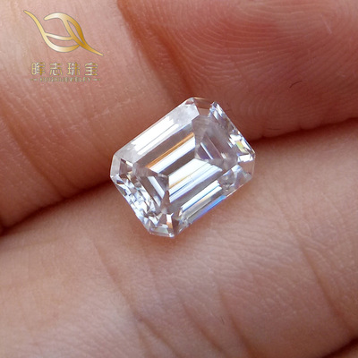 晖志珠寶 個性祖母綠形切割莫桑石裸石18K金戒指加工定制壹件代發